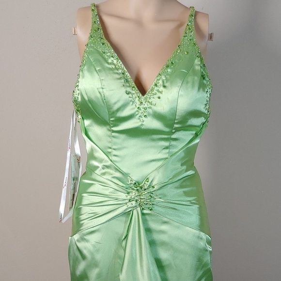 NWT Sexy Evening Gown Prom Dress by Extreme Prom - Picture 4 of 5